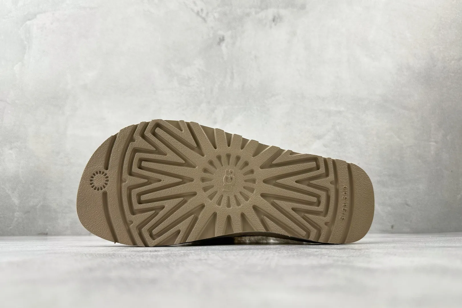 🐲💰 520 Terminal Store UGG W Classic Disquette Sand Color Item Number: 1115059-SNDB Size: 35 36 36.5 37.5 38 38.5 39 40
